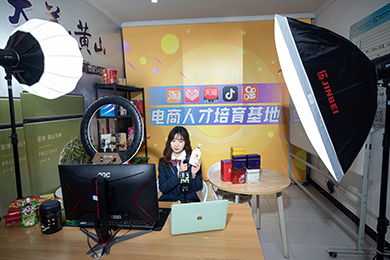 西安新華電腦軟件學校 專業IT培訓引領計算機技術新高度